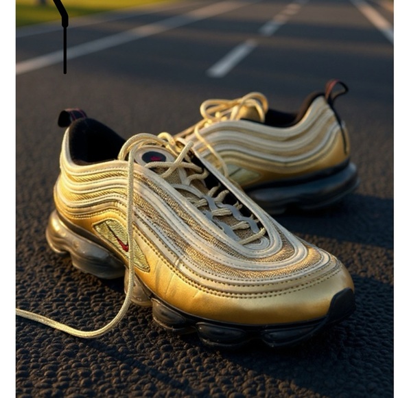 Air Vapormax 97 Metallic Gold - Picture 2 of 11